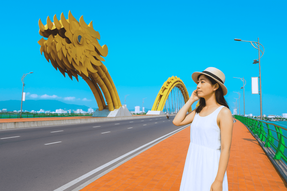 Lưu giữ những khoảnh khắc rực rỡ bên biểu tượng của Đà Nẵng (Nguồn: Freepik)